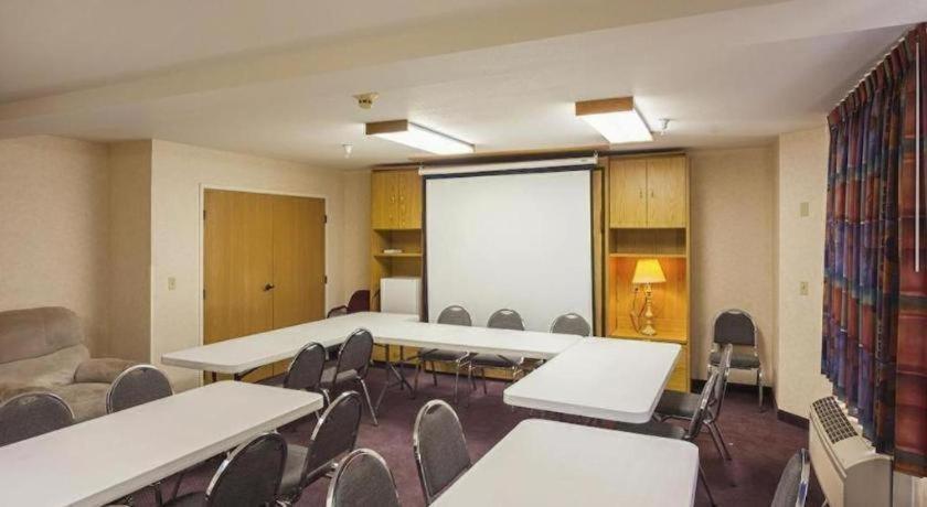 Hotel Markle In I-69 外观 照片